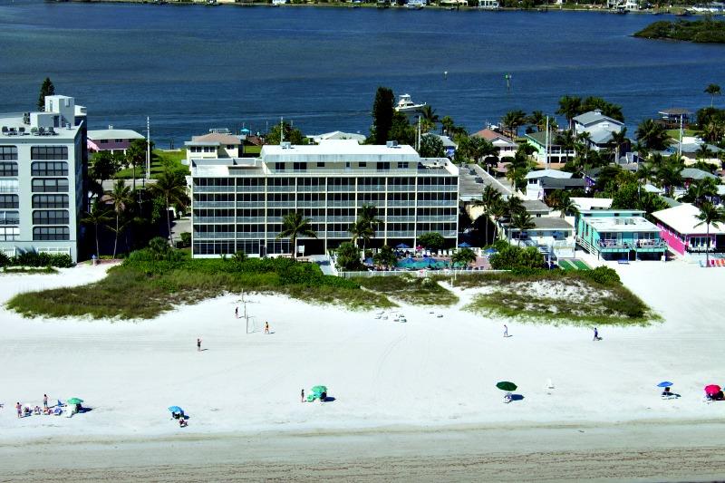 473155 Fort Myers Beach Vacation Rentals Windward Passage Resort 8416813