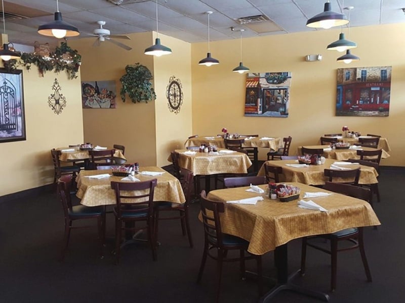 500971 Petrellas Italian Cafe In Pensacola, Florida