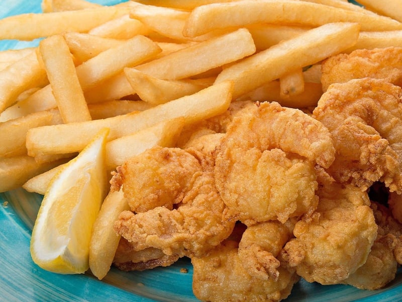 Fried shrimp and french freis at Hammerhead Freds