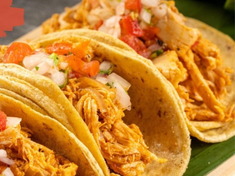 Chicken tacos with pico de gallo
