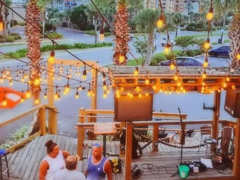 517529 Ajs Oyster Shanty On Okaloosa Island