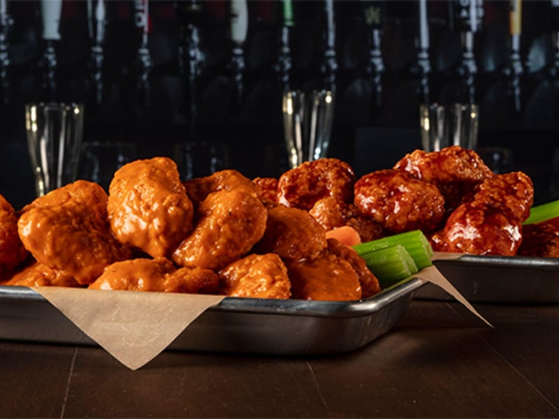 519929 Wings At Buffalo Wild Wings In Fort Walton Beach, Florida