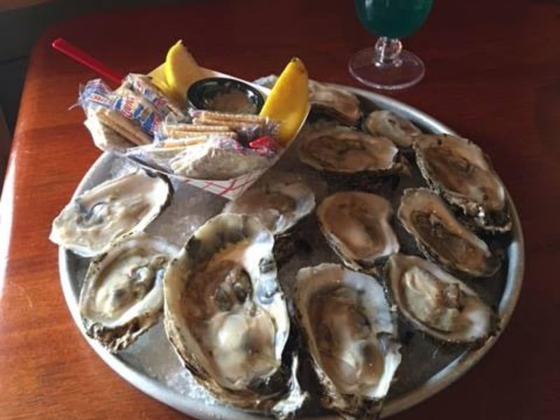 A dozen raw oysters at Floyds Shrimp House