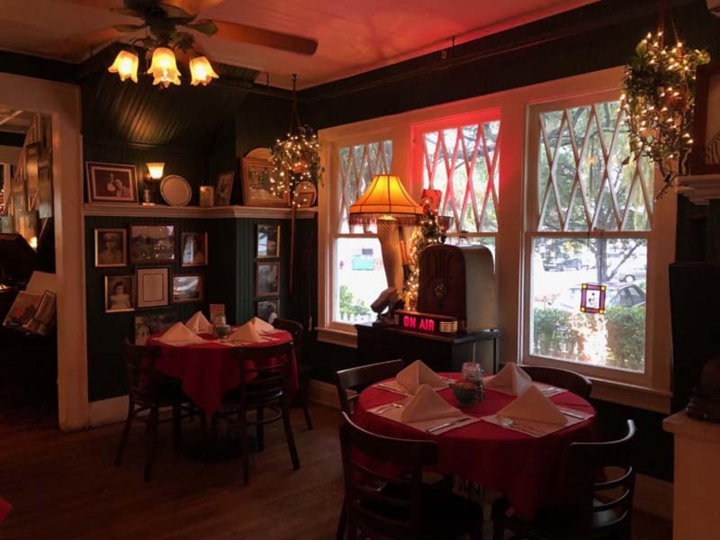 One of the dining rooms at Magnolia Grill of Fort Walton Beach, Florida