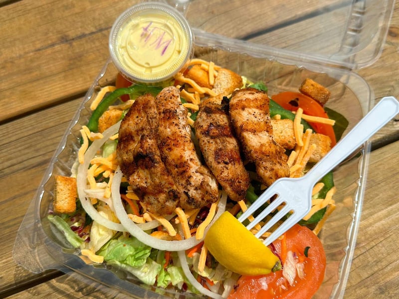 The garden salad with grilled chicken in Fort Walton Beach, Florida