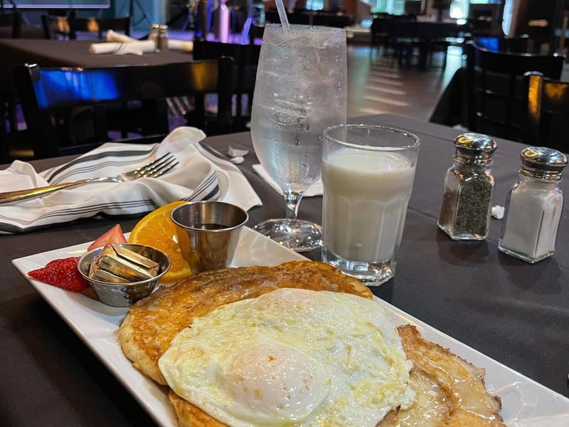 Pancakes and a fried egg at Jake  Henrys