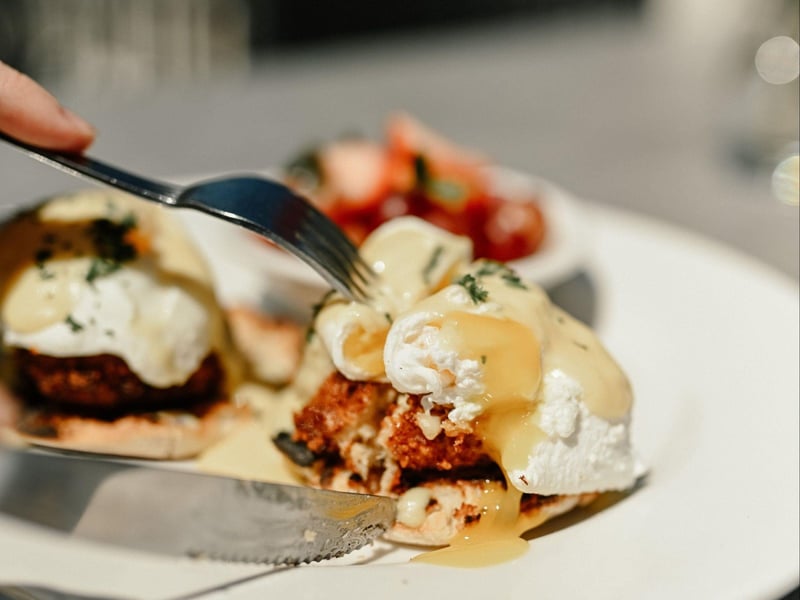 Crab cakes benedict with lemon hollandaise
