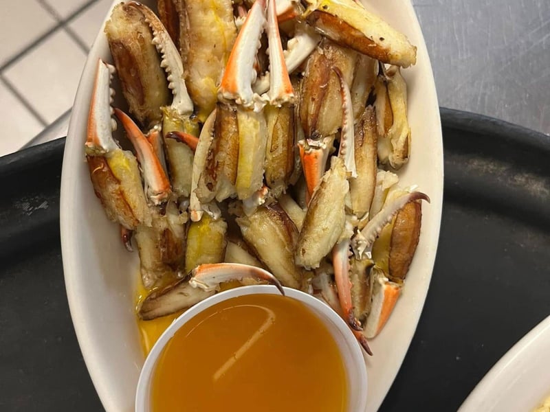 Crab claws with butter