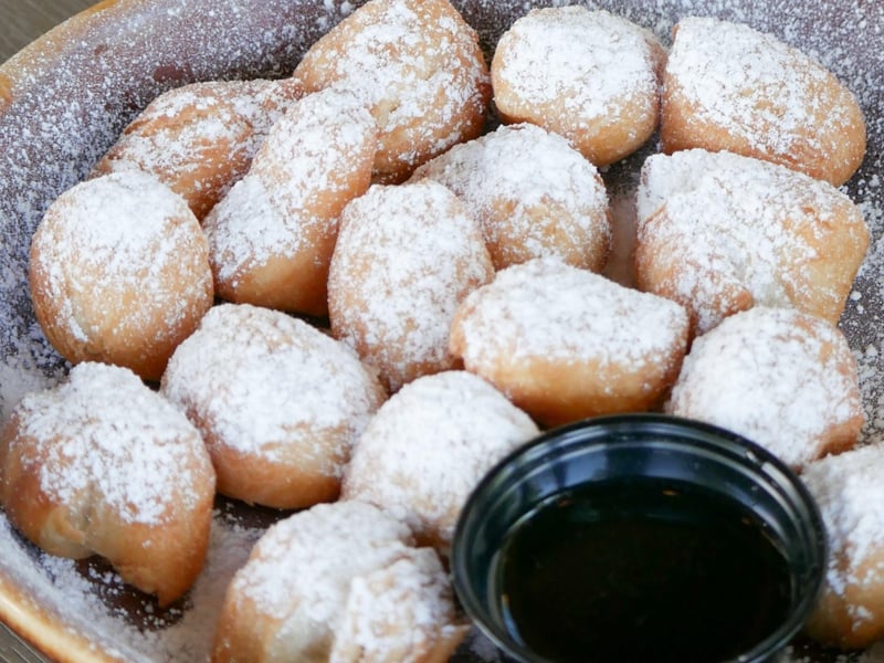 Croisseignets served with honey