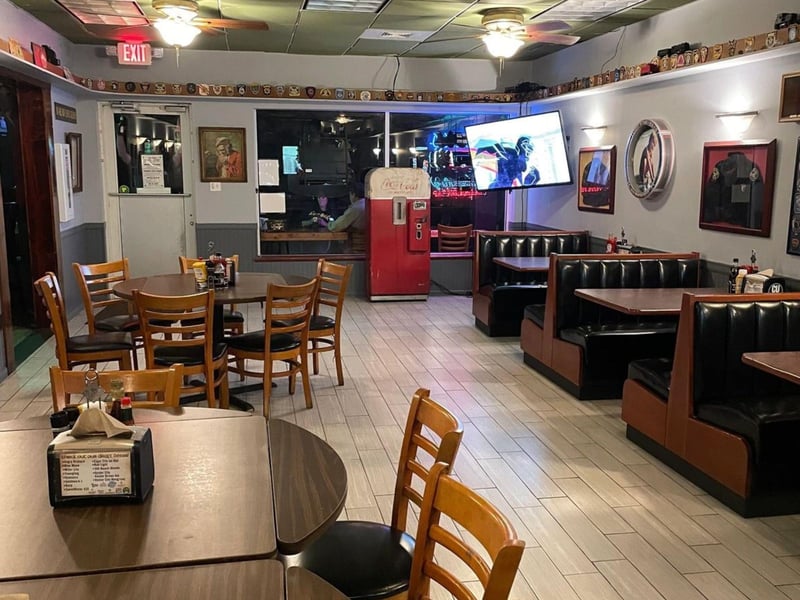 The dining room at Johnny McTighes