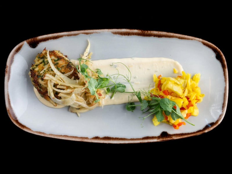 Crab cakes with a lemon remoulade at Pescado