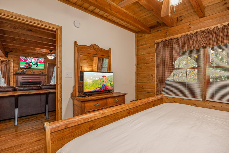 Flat Screen in Bedroom at Tammys Place At Baskins Creek