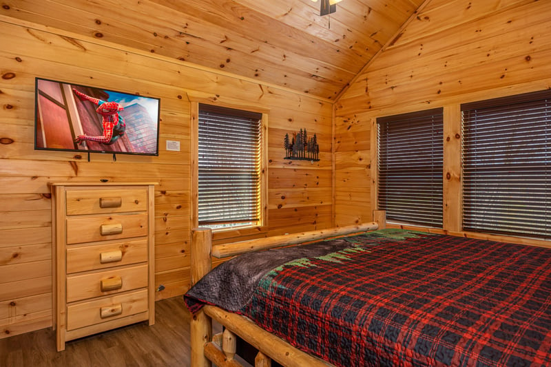 Bedroom amenities at Mountain Pool  Paradise, a 3 bedroom cabin rental located in Pigeon Forge