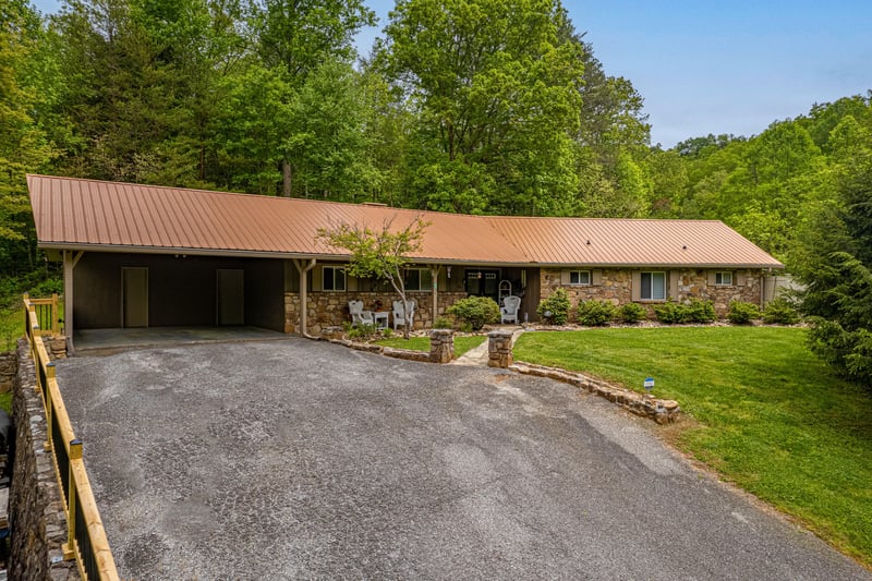 Driveway at Buckhorn Springs