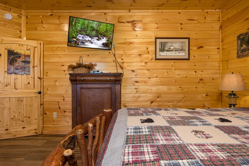 Bedroom With Flat Screen TV at Anglers Ridge