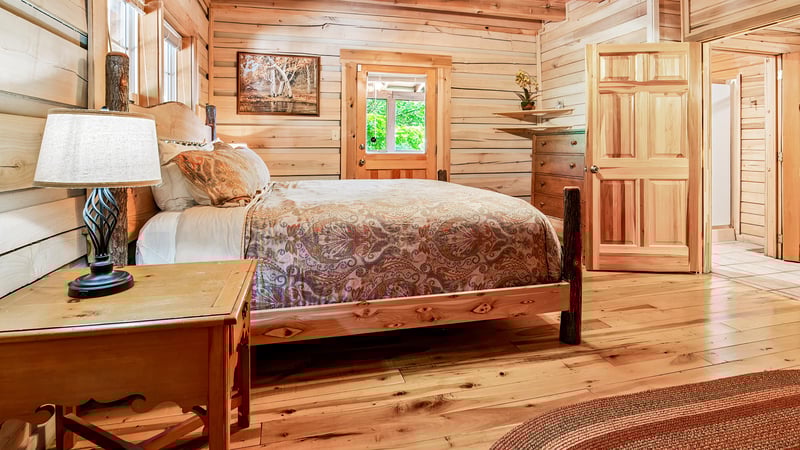 Queen Bedroom