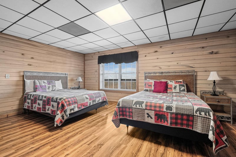 2 Queen Bedroom