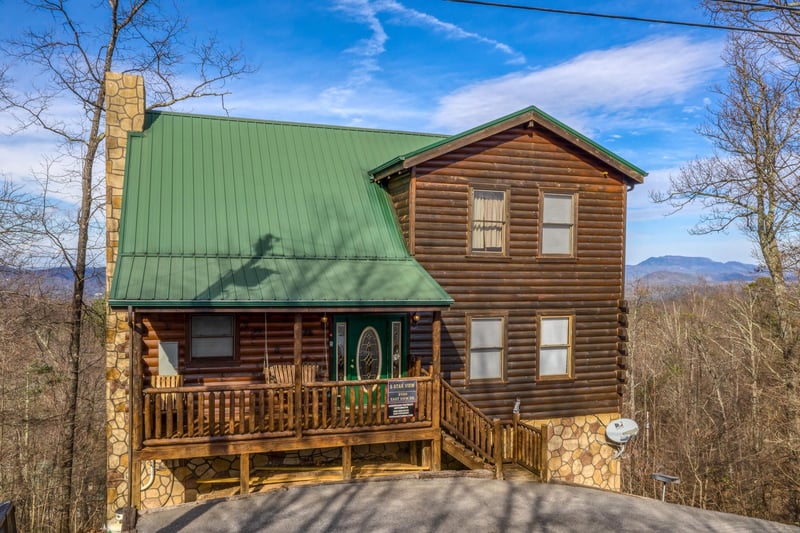 5 Star View, a 3 bedroom cabin rental located in Gatlinburg