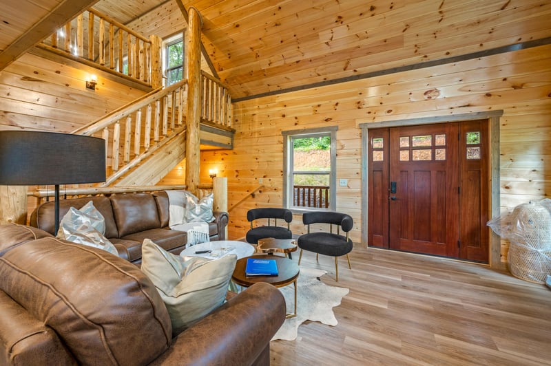 at flashy splashy lodge a 4 bedroom cabin rental located in gatlinburg