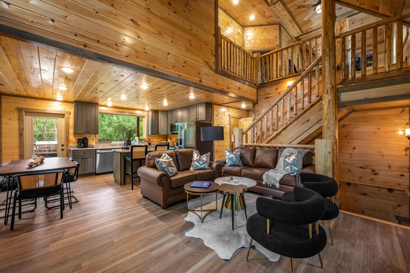 at flashy splashy lodge a 4 bedroom cabin rental located in gatlinburg