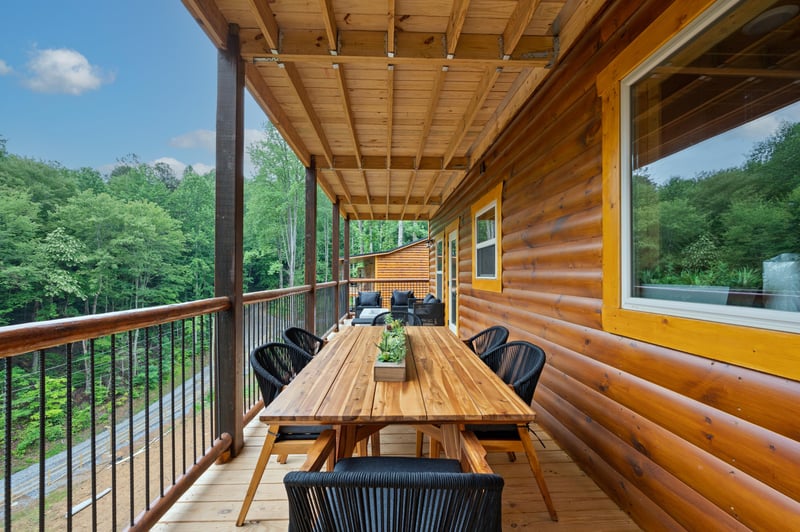 at flashy splashy lodge a 4 bedroom cabin rental located in gatlinburg