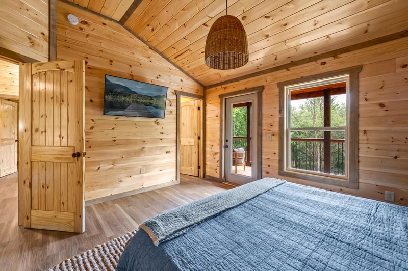 at flashy splashy lodge a 4 bedroom cabin rental located in gatlinburg