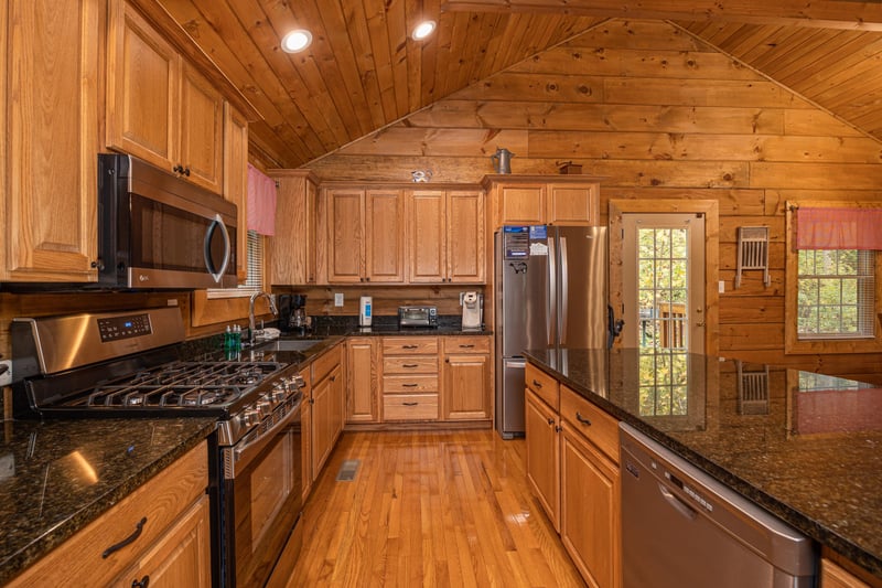 Kitchen Stainless Steel appliances at Tammys Place At Baskins Creek