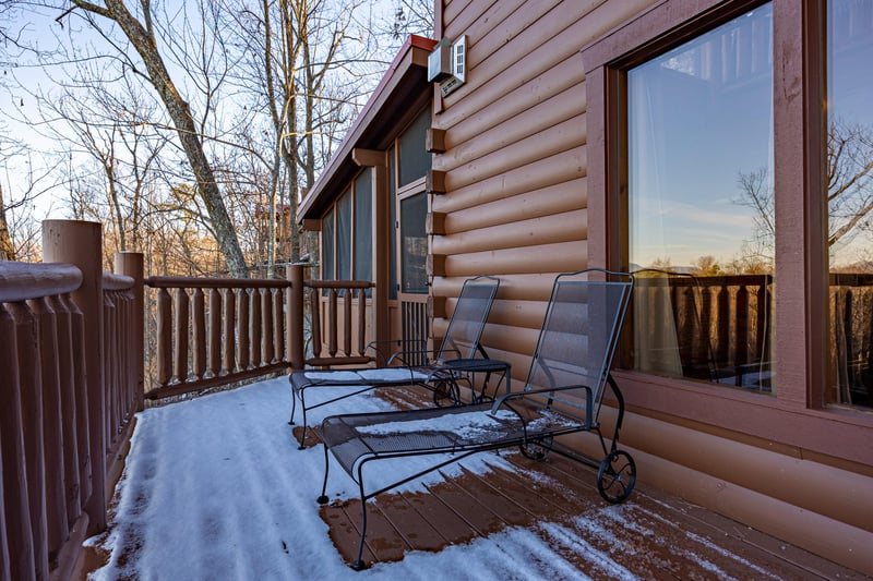 Iron bench seats at Gone To Therapy, a 2 bedroom cabin rental located in Gatlinburg