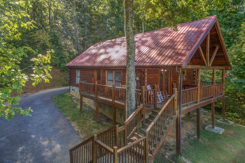 Lincoln Logs, a 2 bedroom cabin rental located in Gatlinburg