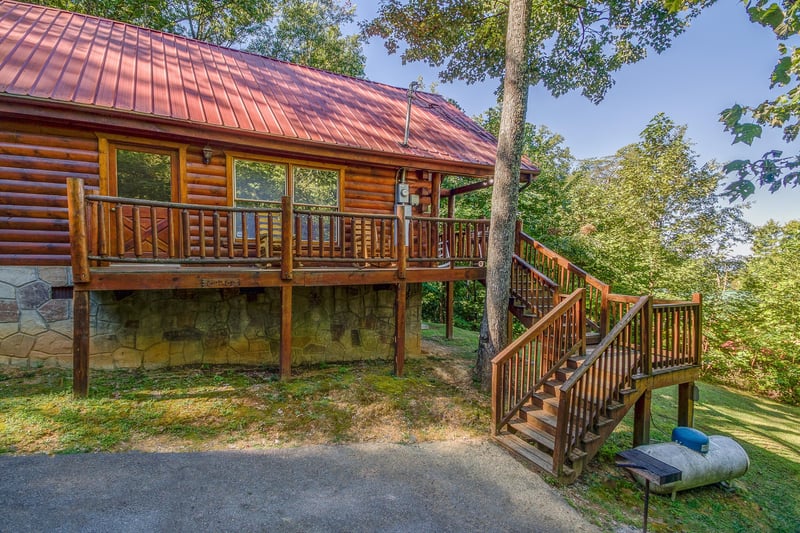 Lincoln Logs, a 2 bedroom cabin rental located in Gatlinburg