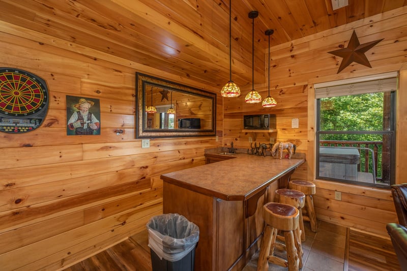 Wet bar at Gods Country, a 4 bedroom cabin rental located in Pigeon Forge