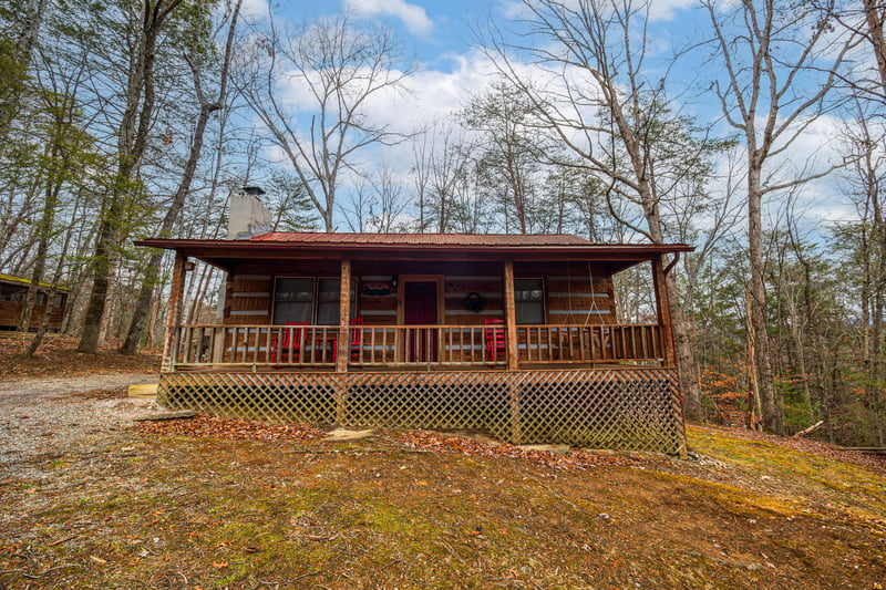 Exterior Front of Little Bear Cabin