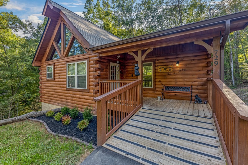 Front entrance ramp at Gar Bears Hideaway, a Pigeon Forge cabin rental