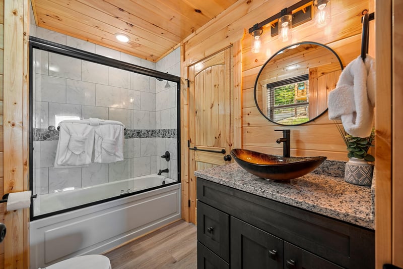Bathroom With ShowerTub Combo at Heavenly Haven