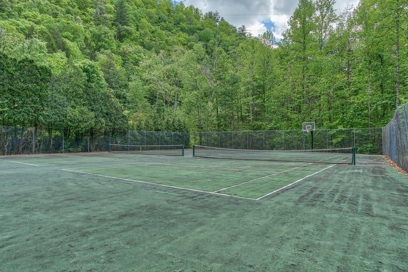 Tennis courts for guests at Black Bears  Biscuits Lodge, a 6 bedroom cabin rental located in Pigeon Forge