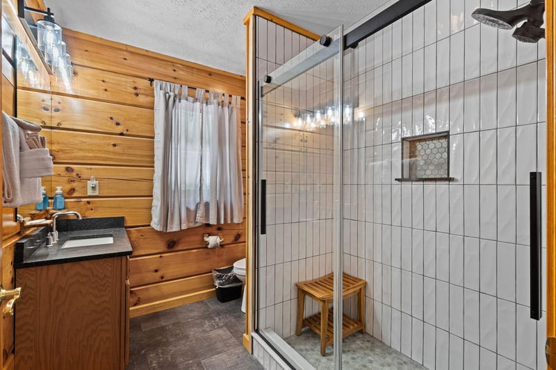 Bathroom with a shower at Wildlife Retreat, a 3 bedroom cabin rental located in Pigeon Forge